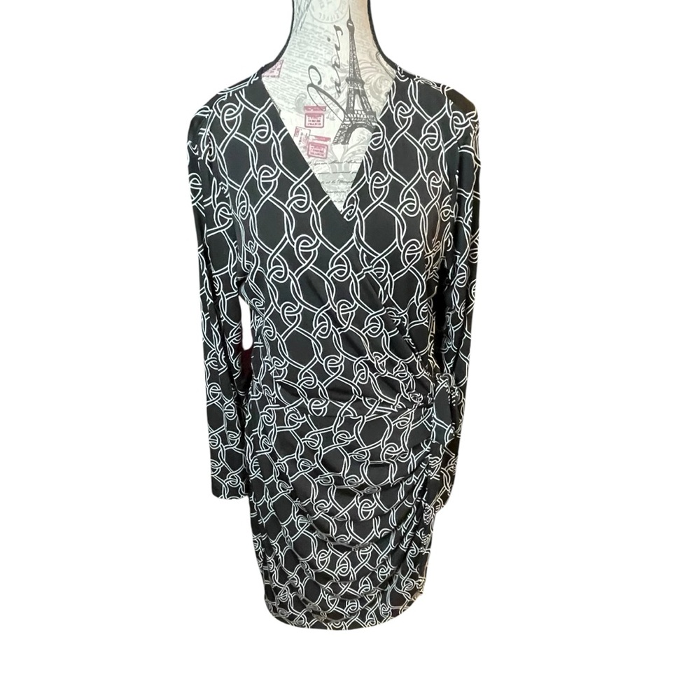 Lark & Ro Black and White Long Wrap Sleeve Dress